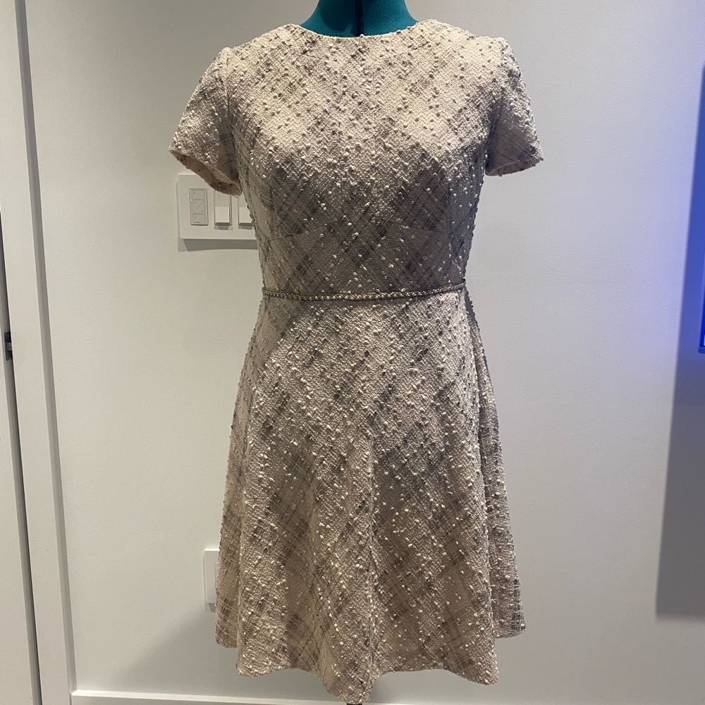 Tahari by Arthur S Levine, Size 8P, elegant cream textured dress, gold/pearl